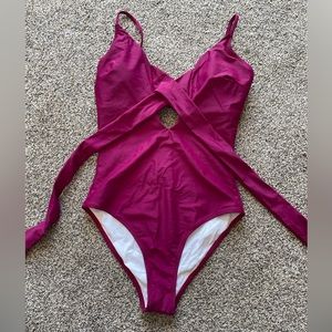 Cupshe One Piece Swim (Size S)